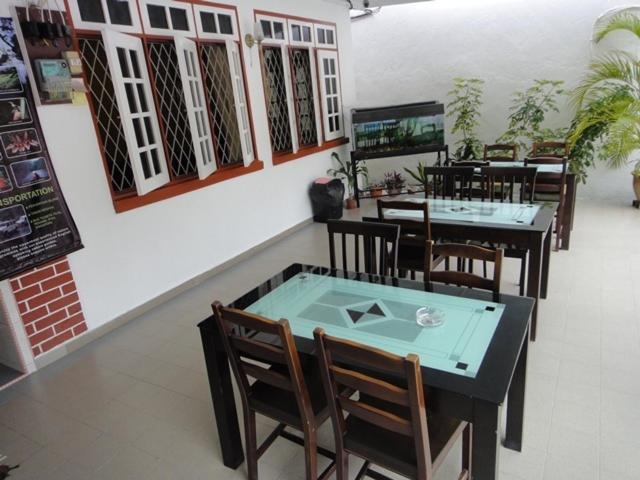 Eight Mentigi Guesthouse Cameron Highlands Exterior foto