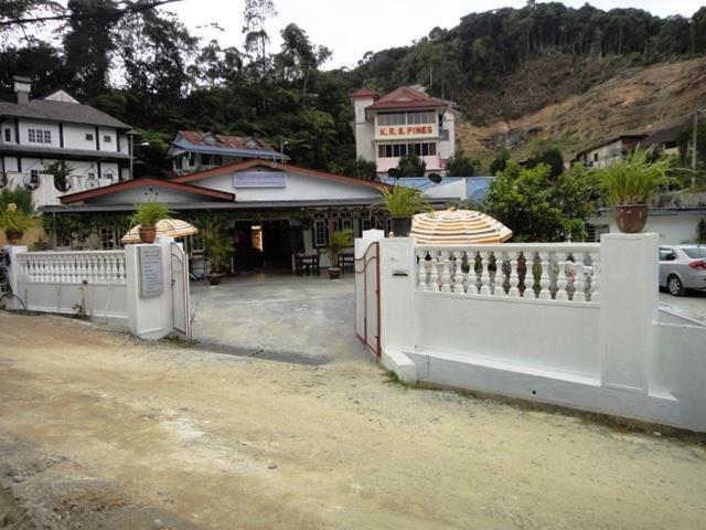 Eight Mentigi Guesthouse Cameron Highlands Exterior foto
